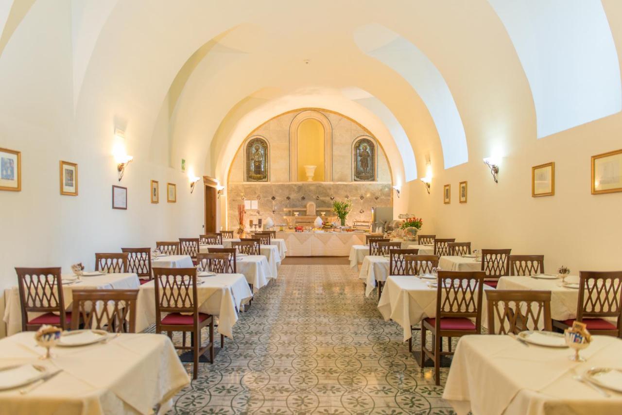 Hotel San Paolo Al Convento Trani Exterior foto