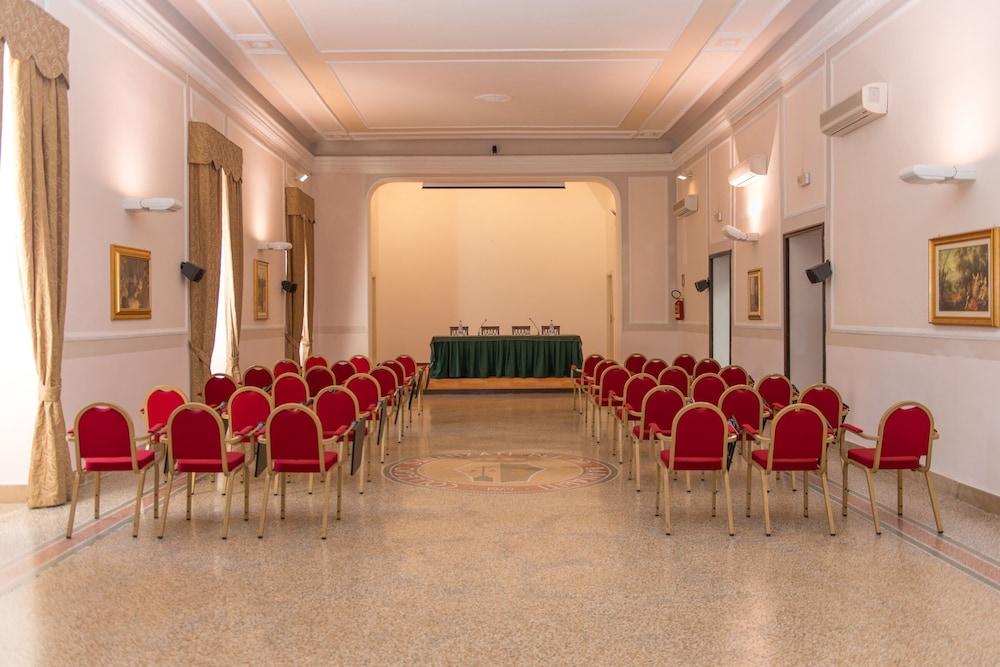 Hotel San Paolo Al Convento Trani Exterior foto