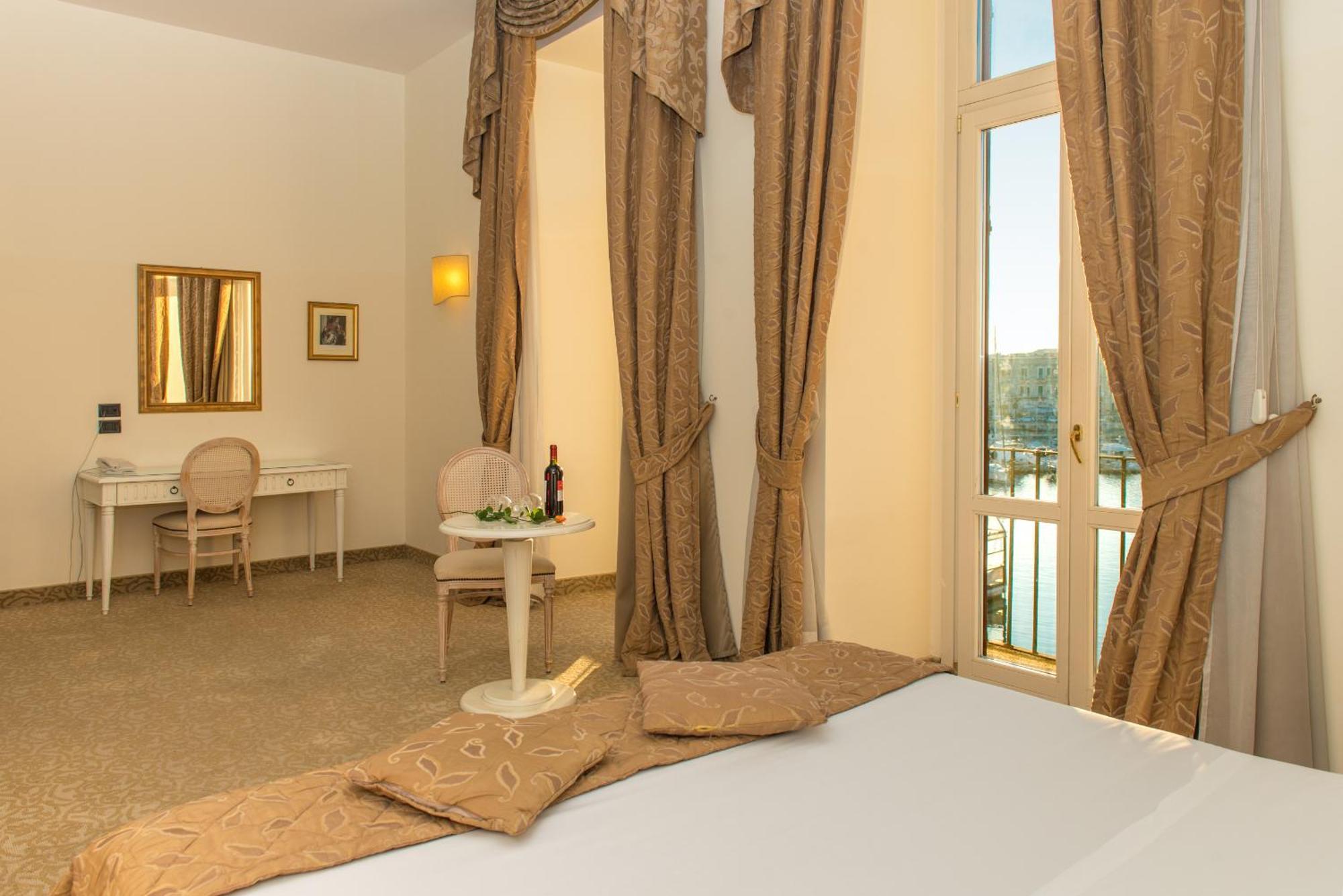 Hotel San Paolo Al Convento Trani Exterior foto